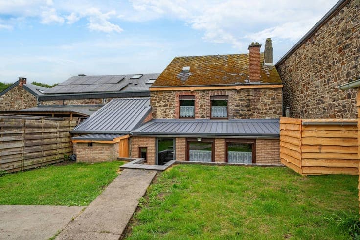 Charmante maison avec jardin située dans un environnement tr