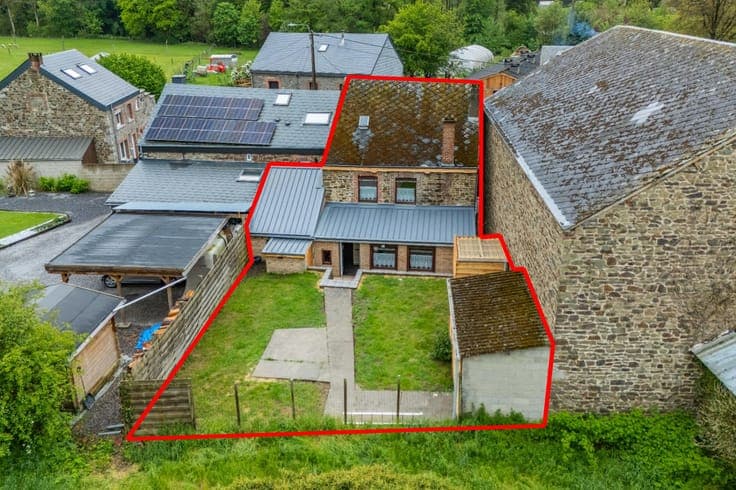 Charmante maison avec jardin située dans un environnement tr