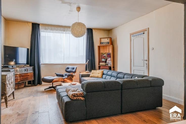 Semi-detached house with potential in Geetbets