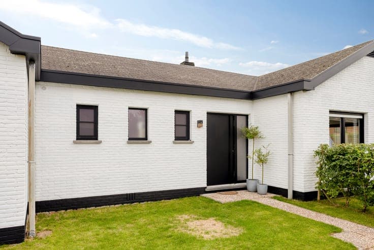 Renovated bungalow for sale in Kuurne!