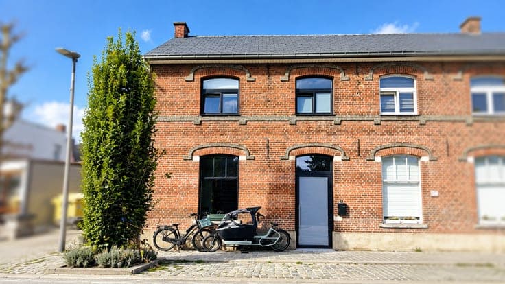 Charming home – 3 bedrooms – move-in ready