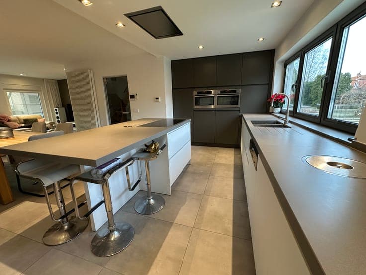 Spacious 5-Bed House in Schoten, EPC B (42)
