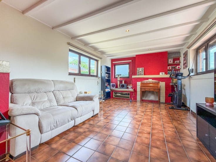 Villa 2 chambres de plain-pied avec jardin & garage & prkg.