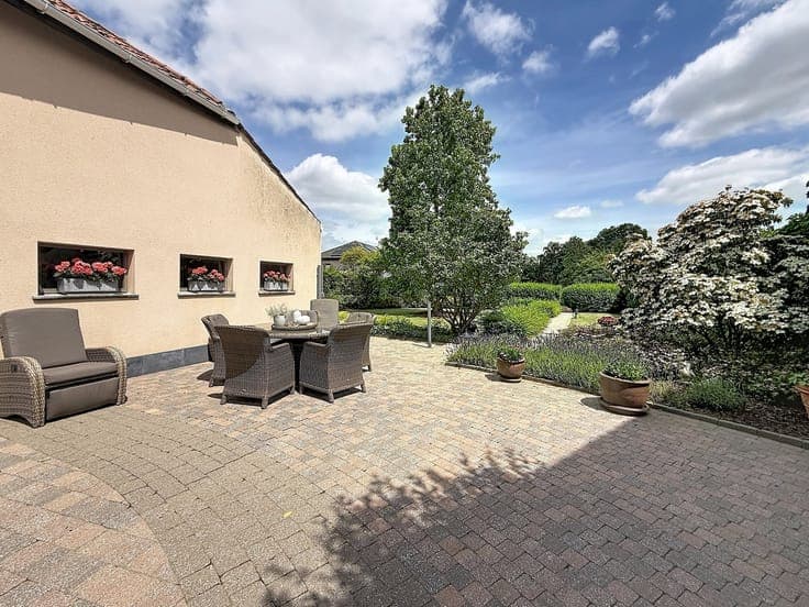 Ruime woning met extra woon- of werkpotentieel