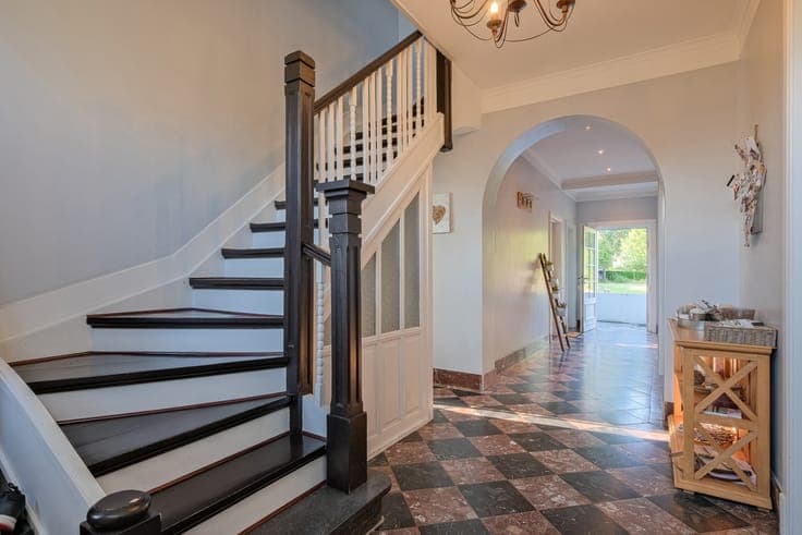 Faubourg – Stunning 5-Bdr Villa with Swimming Pool & Garage