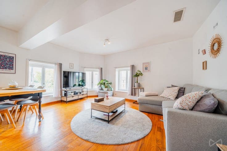 Building of report including two apartments–ideal for invest