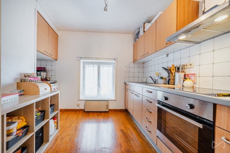 Building of report including two apartments–ideal for invest