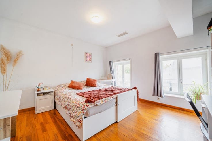 Building of report including two apartments–ideal for invest