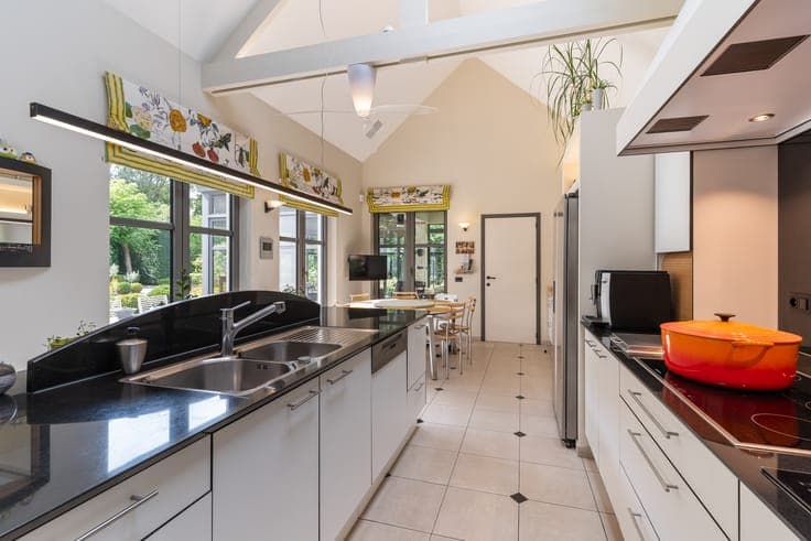 Exclusive villa with practice space in a prime location in G