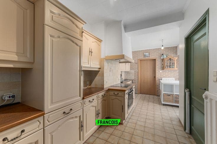 Move-in ready family home with 3 bedrooms, sunny garden and…