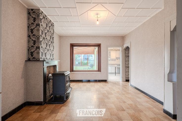 House to renovate for a family, with indoor garage, views o…