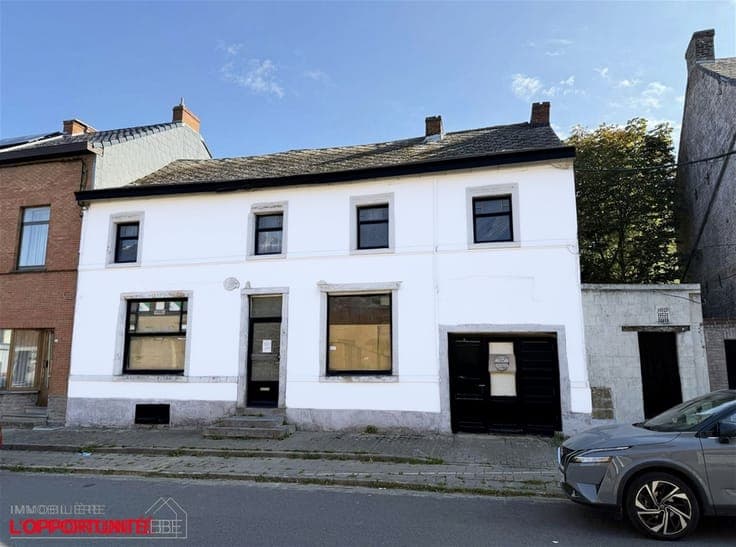 Maison + entrepôt 340m² entièrement à restaurer. Possibilité