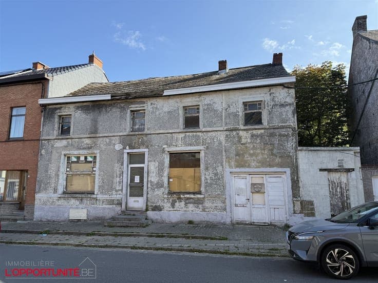 Maison + entrepôt 340m² entièrement à restaurer. Possibilité