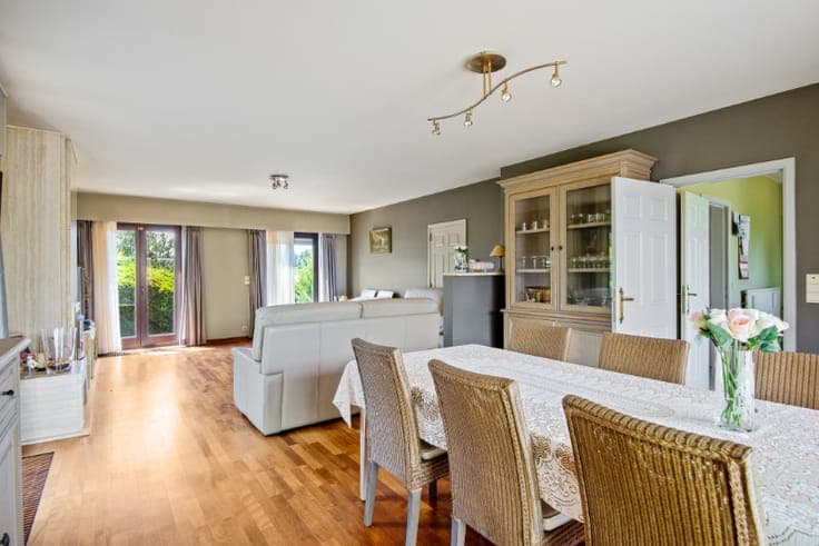 Zéér rustig en centraal gelegen landhuis op 2041m2 met 4 ...