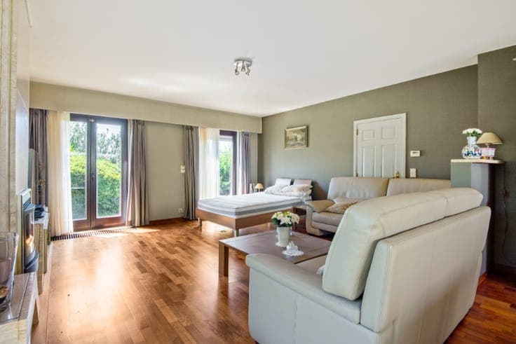Zéér rustig en centraal gelegen landhuis op 2041m2 met 4 ...