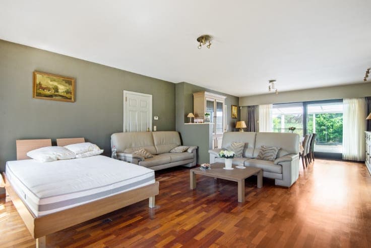 Zéér rustig en centraal gelegen landhuis op 2041m2 met 4 ...