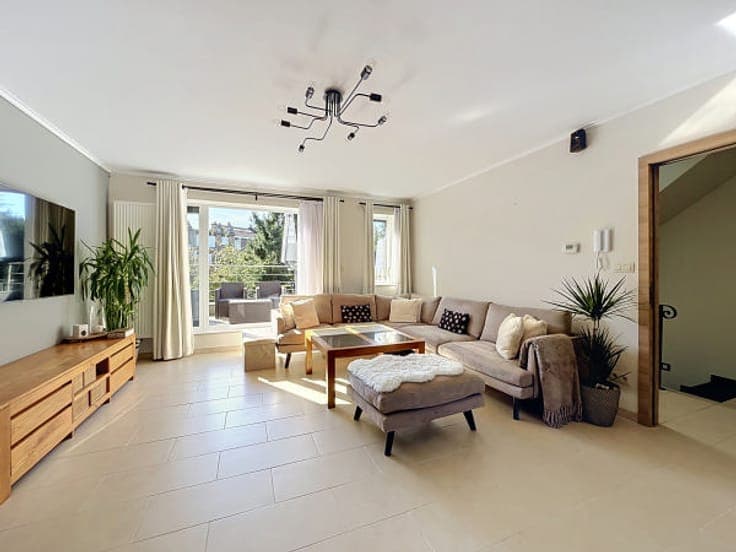 Elegant 210 m² Bel-Etage Home with Garden & Terrace