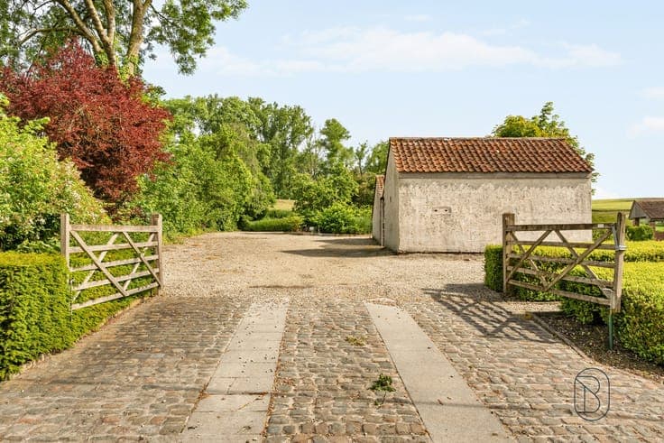UNIEKE CHARMANT GERENOVEERDE VIERKANTSHOEVE (B&B)