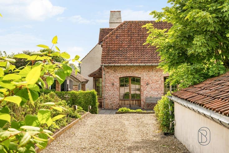 UNIEKE CHARMANT GERENOVEERDE VIERKANTSHOEVE (B&B)