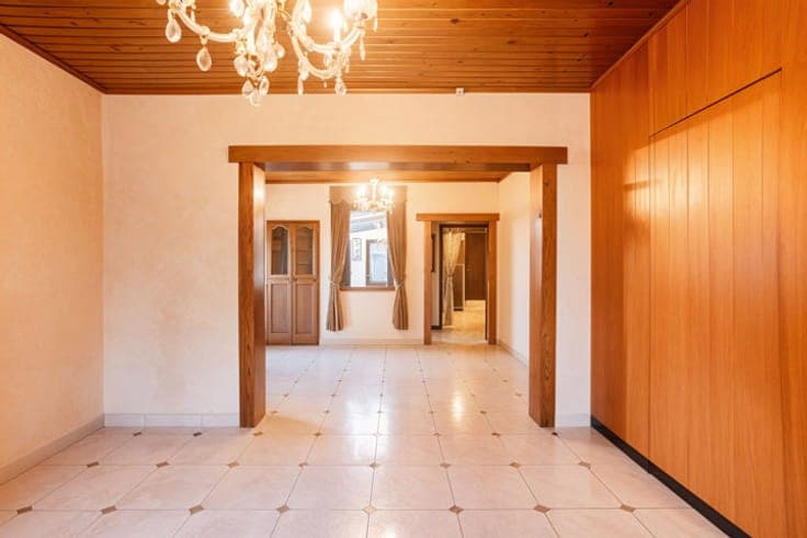 House to be renovated with adjoining land in Schorisse!