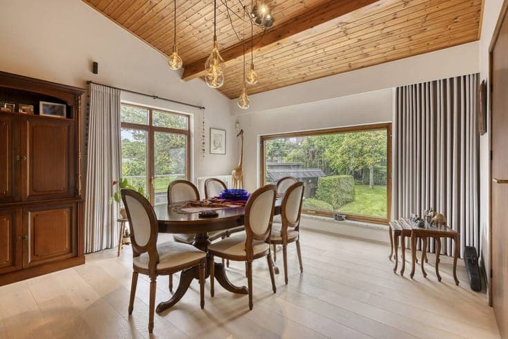 Villa on a spacious plot in Ronse for sale!