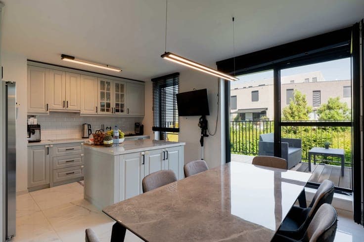 Recent home with garden, terrace and parking space