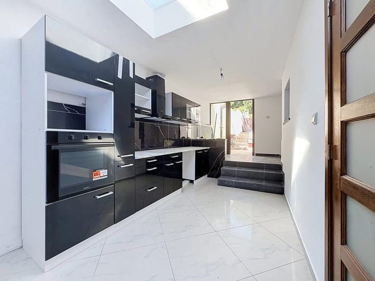 Sale - House Charleroi - 259,000 €