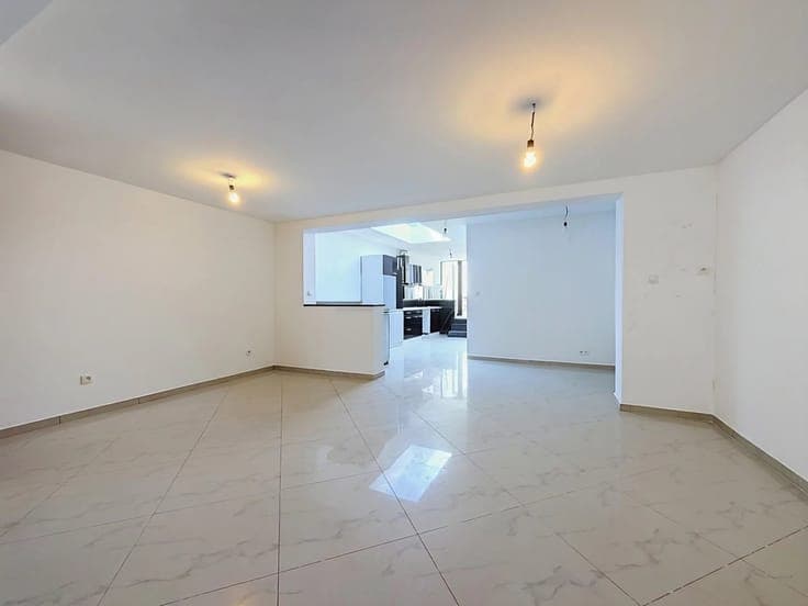 Sale - House Charleroi - 259,000 €
