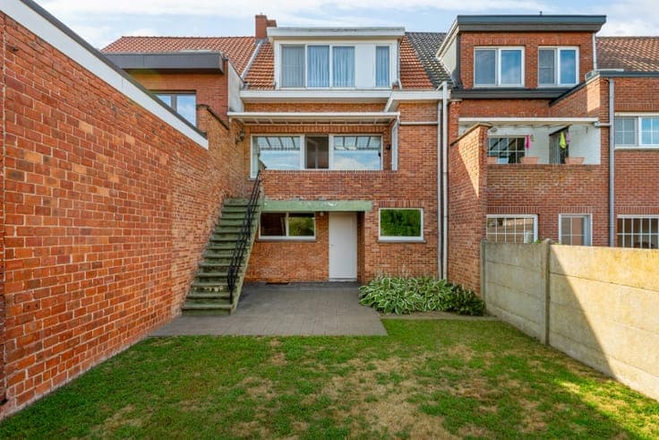 Zéér rustig & centraal gelegen rijwoning met 3 SLK, tuin ...