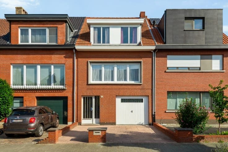 Zéér rustig & centraal gelegen rijwoning met 3 SLK, tuin ...