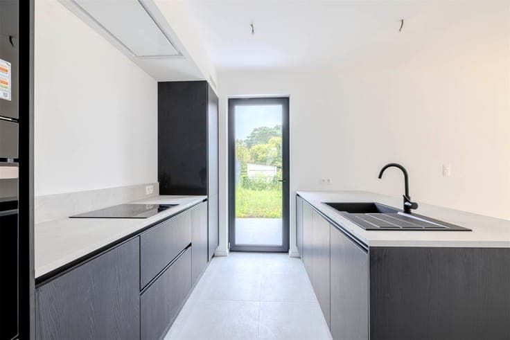 Stylish living in a small-scale, child-friendly subdivision?