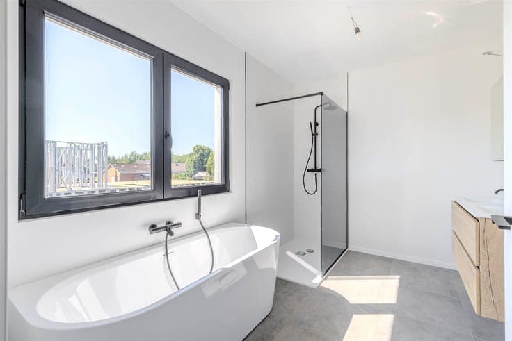 Stylish living in a small-scale, child-friendly subdivision?