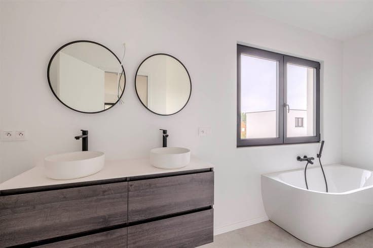 Stylish living in a small-scale, child-friendly subdivision?