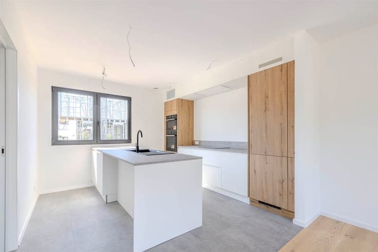 Stylish living in a small-scale, child-friendly subdivision?