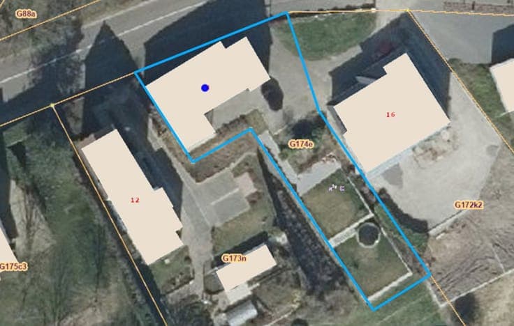 3-Bedroom Villa with Garage, Parking and Two-Level Garden