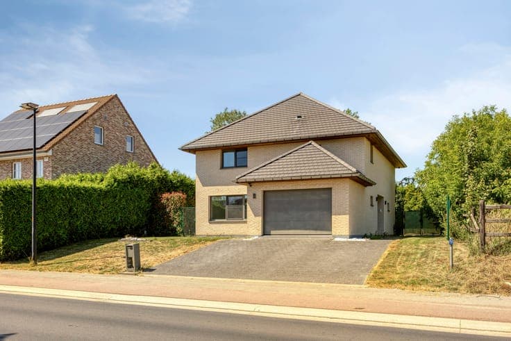 Spacious, energy-efficient and move-in-ready villa in Wemmel