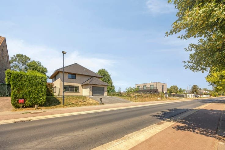 Spacious, energy-efficient and move-in-ready villa in Wemmel