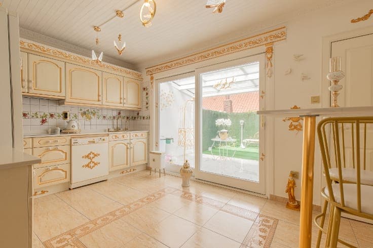 Ruime moderne gezinswoning met 4 slaapkamers en gezellige...