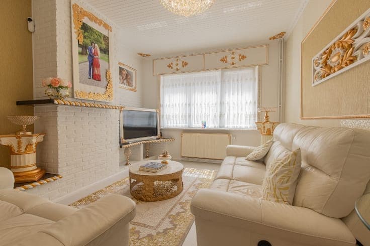 Ruime moderne gezinswoning met 4 slaapkamers en gezellige...