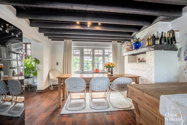 Authentic fermette with barn and exceptional plot