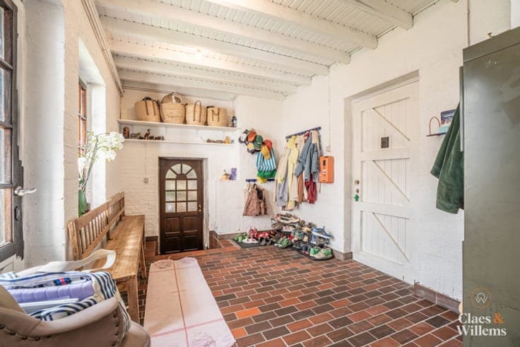 Authentic fermette with barn and exceptional plot