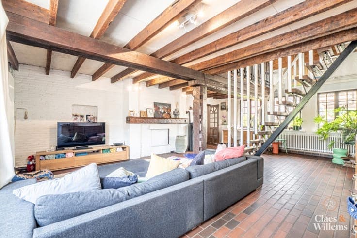 Authentic fermette with barn and exceptional plot