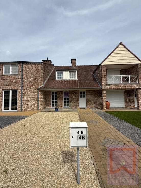 Charmant woonhuis met 2 slpk en 2 garages in centrum Hers...