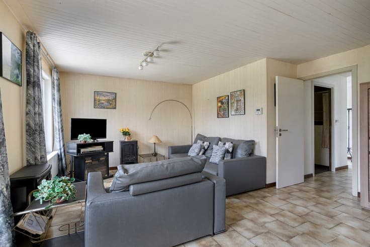Bungalow located on a 612 m² plot