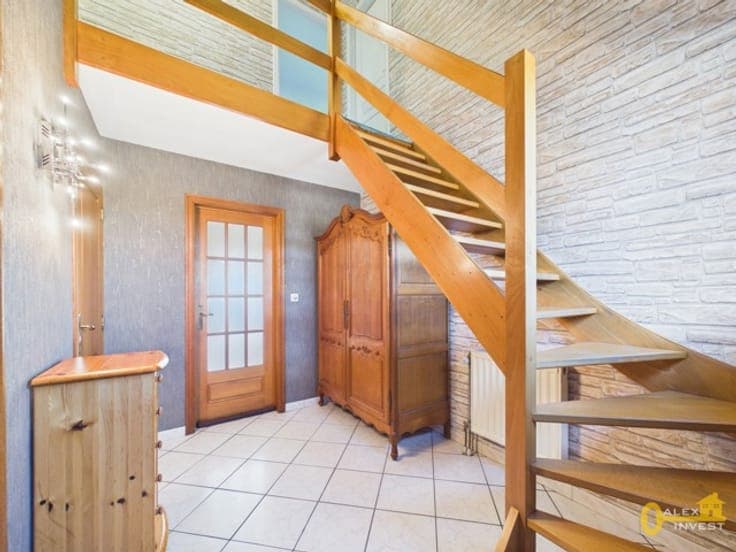 3-bedroom villa with GARDEN, TERRACE & GARAGE
