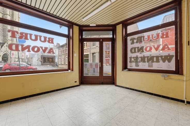 INVESTERINGSPAND MET HANDELSRUIMTE EN 3 APPARTEMENTEN IN ...