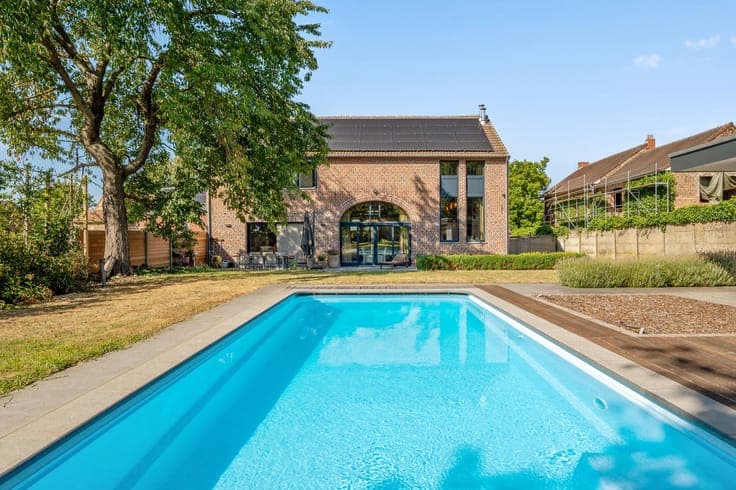 Authentic farmhouse with character in rural Hoegaarden