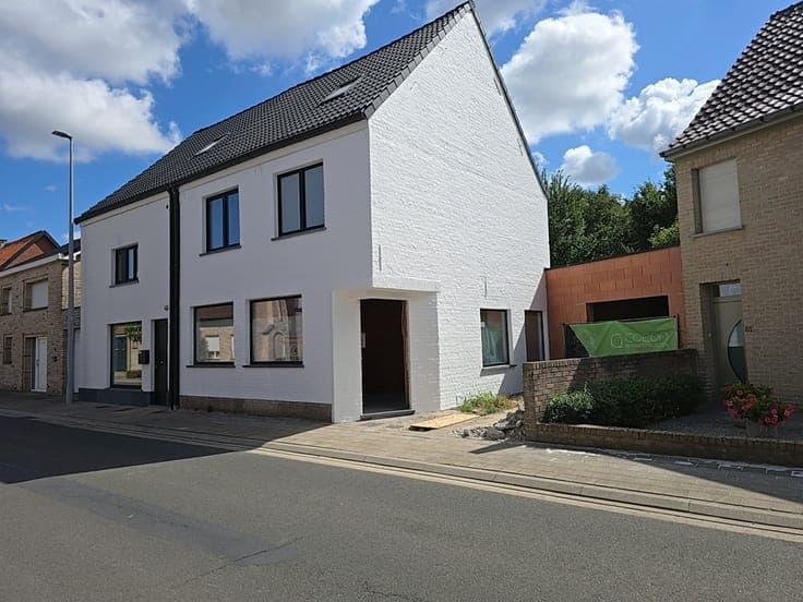 Structureel volledig gerenoveerde woning van 275 m² op 1.021