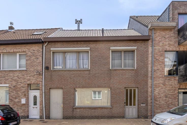 Instapklare woning met gezellige leefruimtes en zonnige tuin