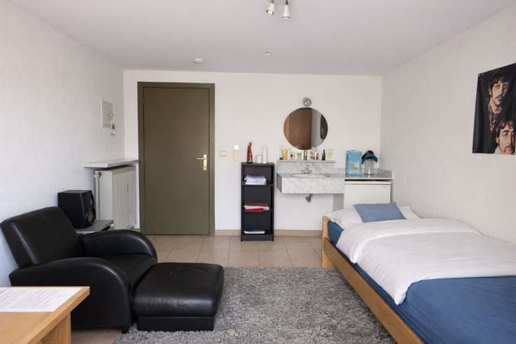 Opbrengsteigendom bestaande uit 18 studentenkamers en twe...